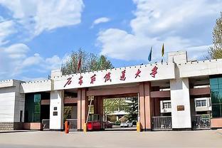欧文和父亲中国行一同参观球鞋博物馆和球鞋工厂